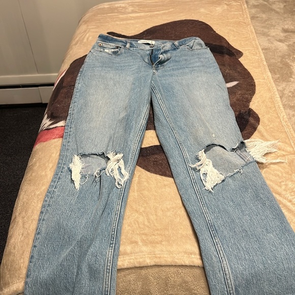 Abercrombie Curve Love Ultra High Rise 90s Straight Jean - Picture 2 of 3